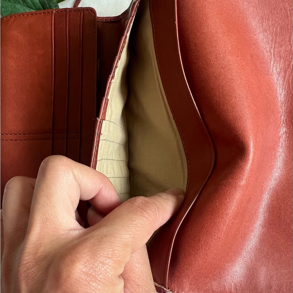 FRYE Brown Leather Logo Women's Wallet - Picture 9 of 13